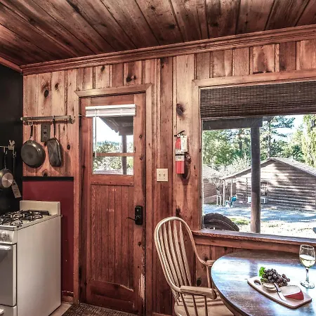 Apache Village 6, King Studio With Sleeper Sofa, Sleeps 3
